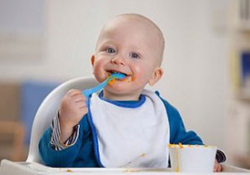 Игра дня: Чем и как кормить малыша после года?