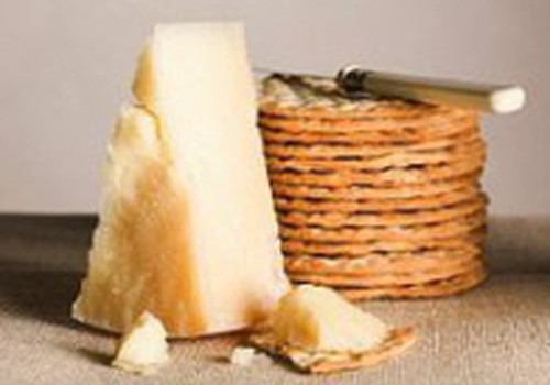 Почему важно есть сыр во время беременности