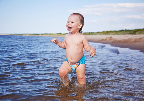 Как научить ребенка плавать 