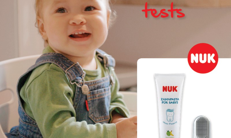 Тестируем новый комплект NUK для чистки первых зубиков!