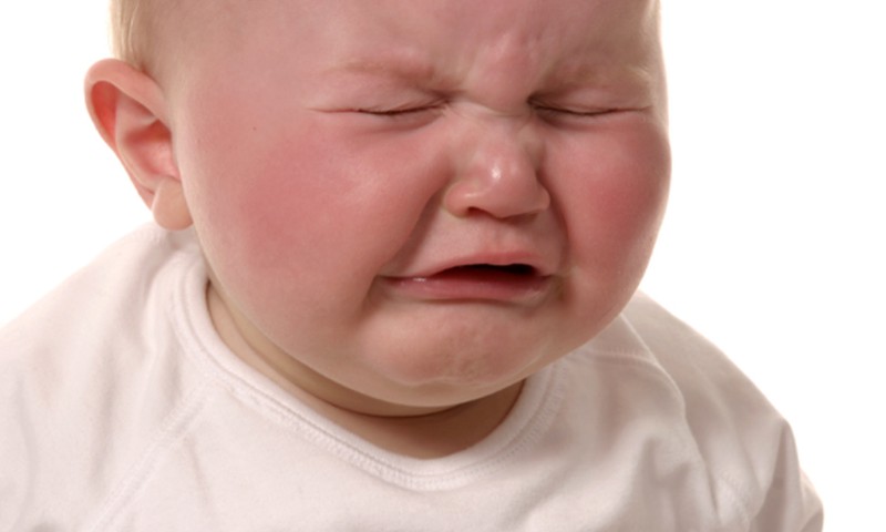 Причины плача ребёнка и как же его успокоить?