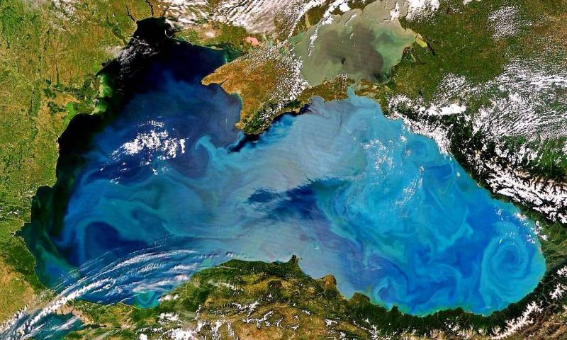 В погоне за летом: Черное море