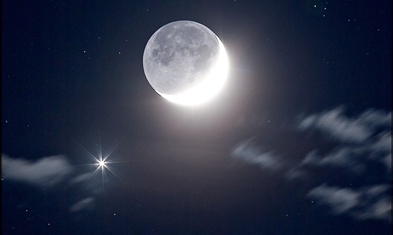 Почему в полнолуние у Луны видно человеческое лицо?