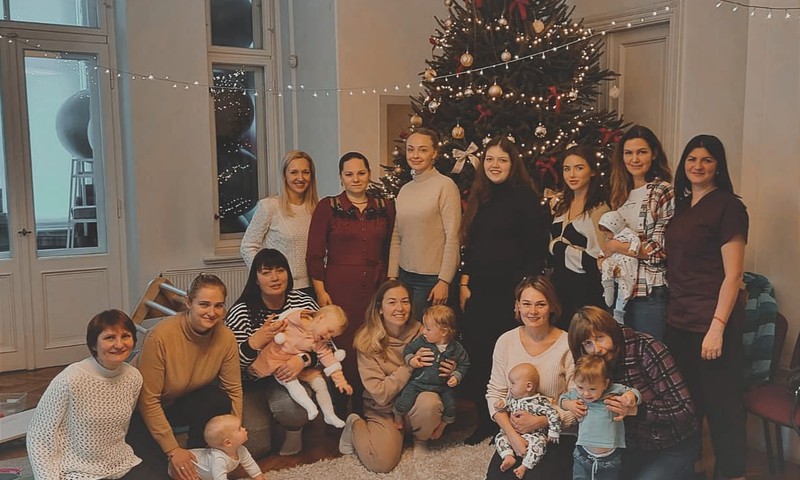 Новогодняя встреча в Мамином клубе для украинских мам