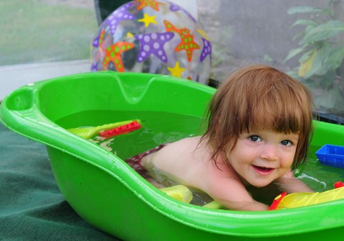Где чаще купается Твой малыш этим летом?
