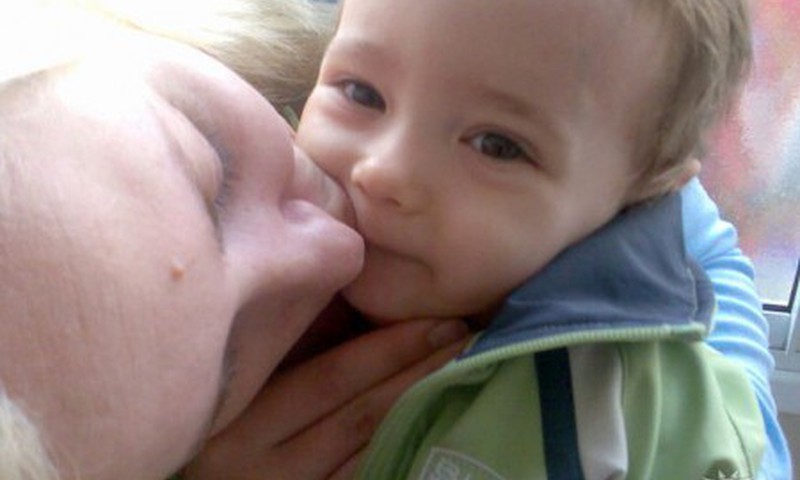 Настя "жадно" познает окружающий мир