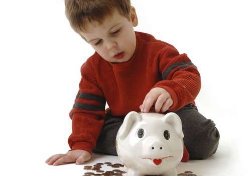 Планирование семейного бюджета вместе с детьми воспитывает в них правильное отношение к деньгам