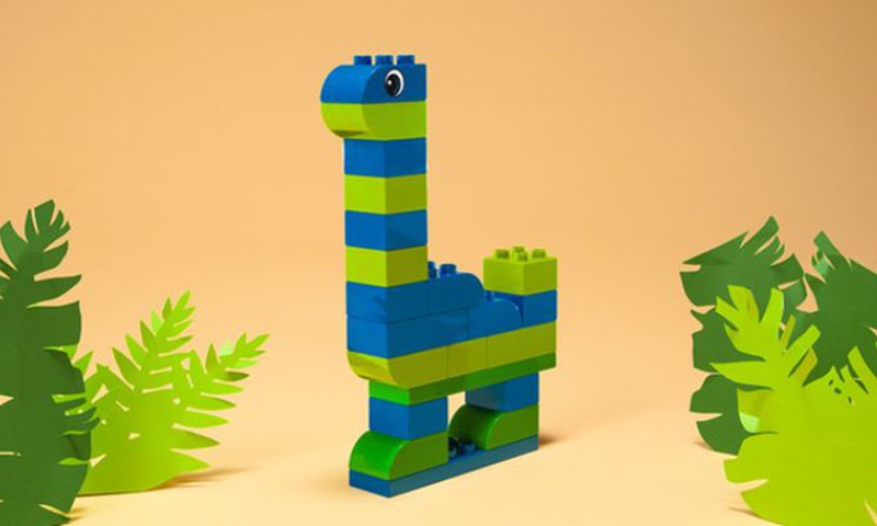 Как из  LEGO Duplo сделать динозавра?