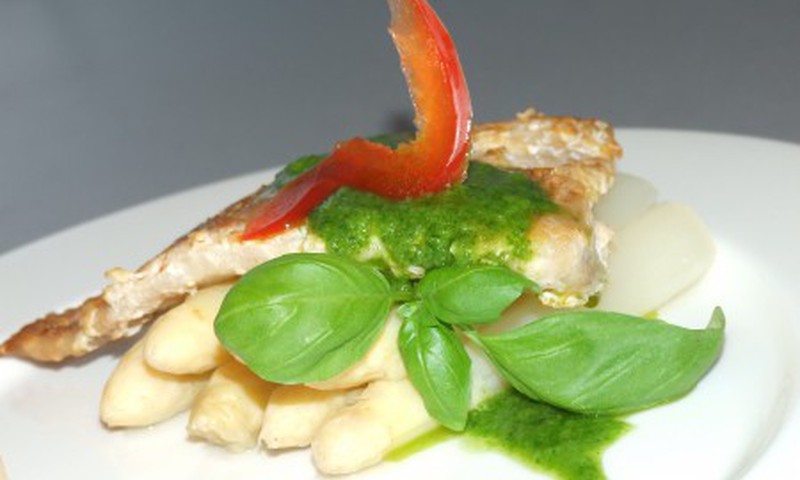 Рыбка в базиликовом соусе