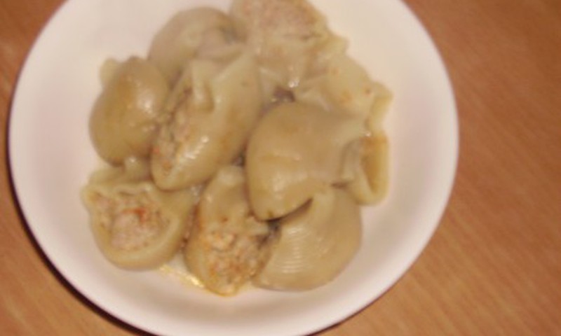 Фаршированные фаршем макароны 