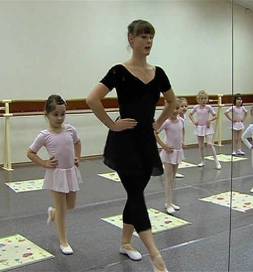 ВИДЕО: Как проходят занятия в балетной студии
