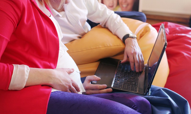 Насколько вредно пользоваться компьютером во время беременности