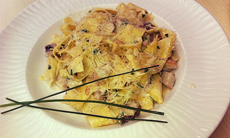 РЕЦЕПТ ОТ ШЕФ-ПОВАРА: Pappardelle с кремовым соусом и домашним шпинатом 