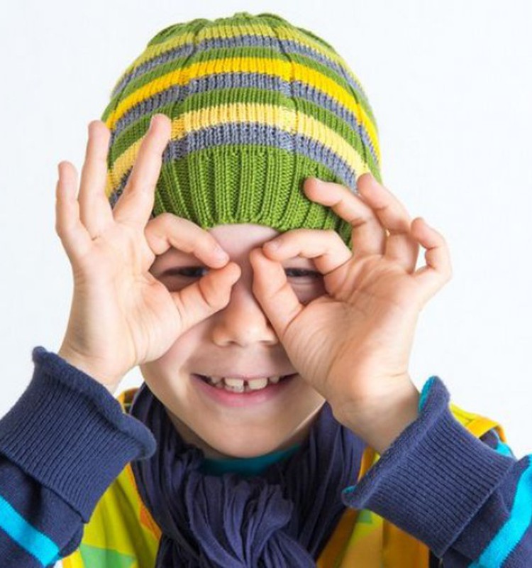 Прими участие в опросе о детской безопасности и выиграй светоотражающую шапку!