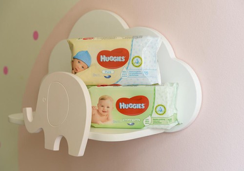 Влажные салфетки Huggies® - помощник мамы этим летом №1 