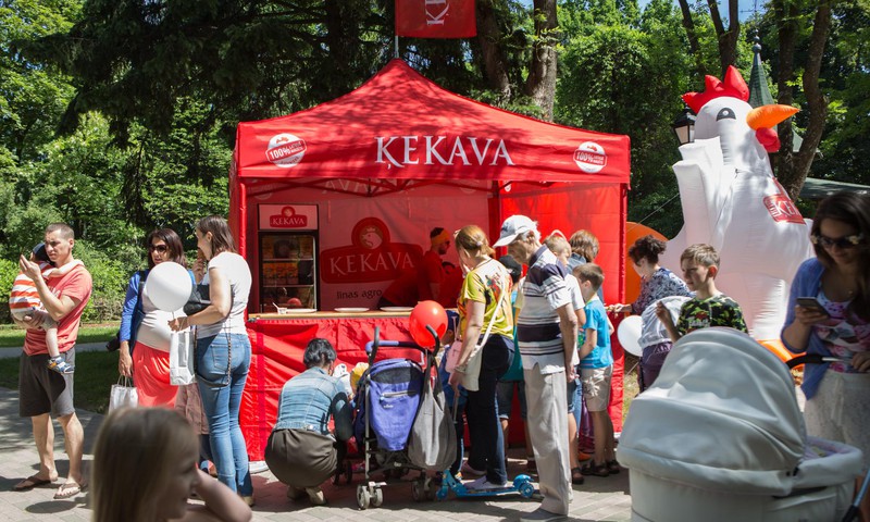 Об угощениях и развлечениях на фестивале подумала и "Ķekava"! 