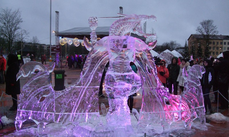Фестиваль ледяных скульптур в Елгаве