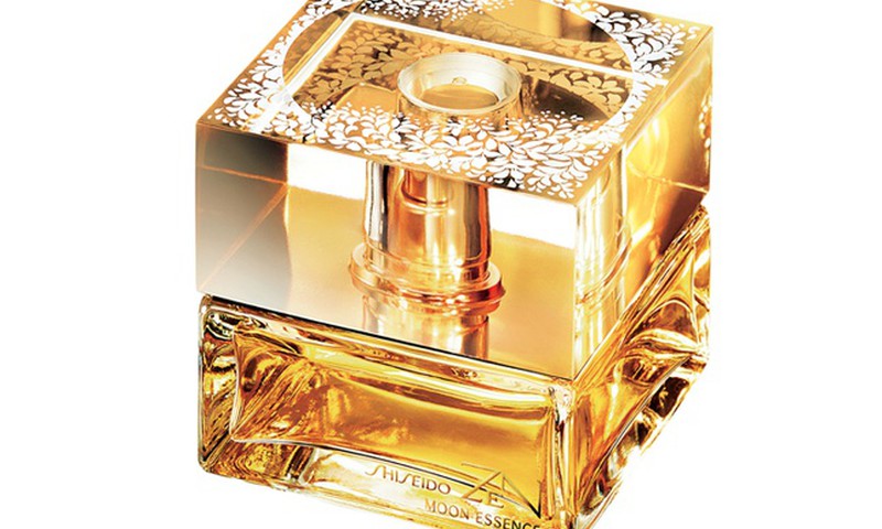 Zen Moon Essence: Новый праздничный аромат от SHISEIDO – как чувственное объятие золотого месяца!