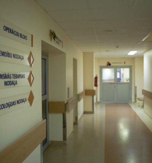 В родильном отделении Кулдигской больнице бесплатно доступен веселящий газ для обезболивания