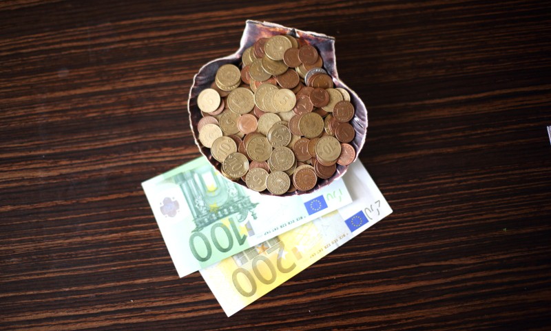 В следующем году могут быть отменены ограничения на пособия