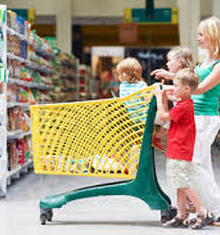 Какие продукты купил бы в магазине ваш ребёнок?