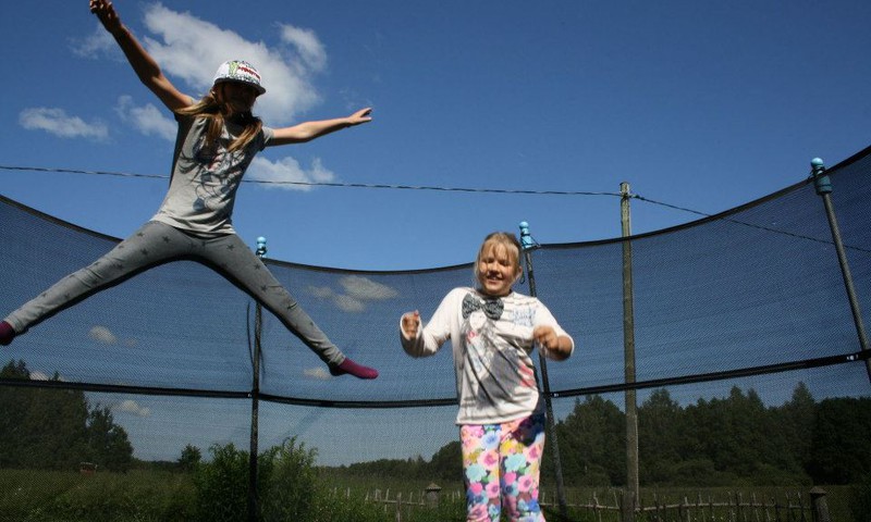 Дети из нуждающихся семей смогут бесплатно посетить два безглютеновых летних лагеря