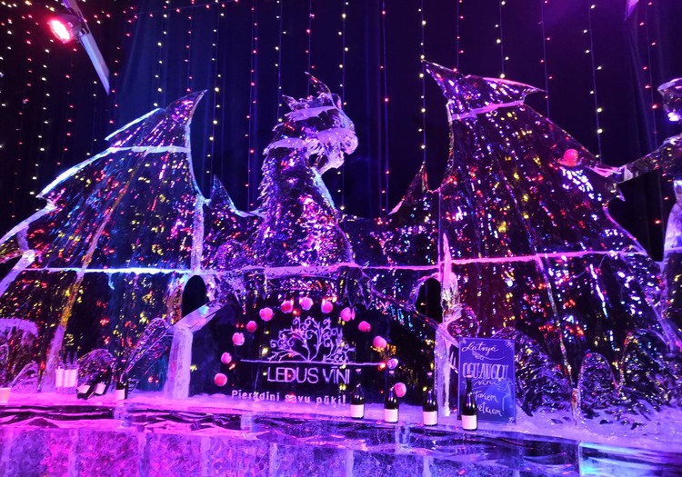 Кристально завораживающая Елгава: фестиваль ледяных скульптур 2020