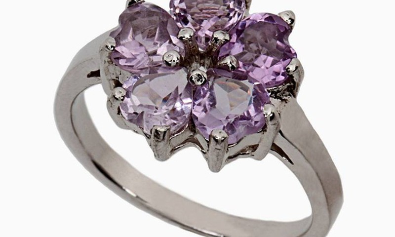 У кого станет одним украшением больше?