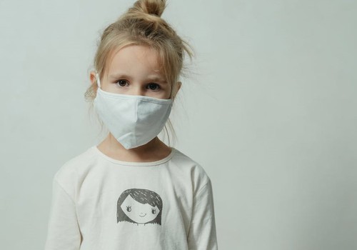 В Германии собрали данные о последствиях ношения масок детьми