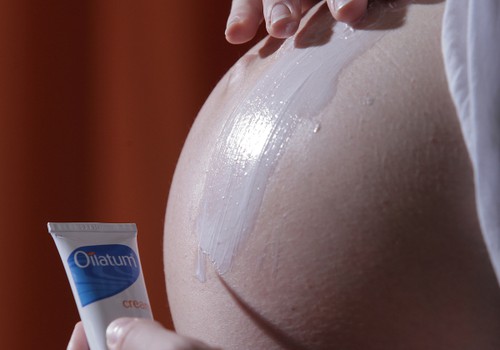 ФОТО: По уходу за кожей во время беременности выбирай крем Oilatum®!