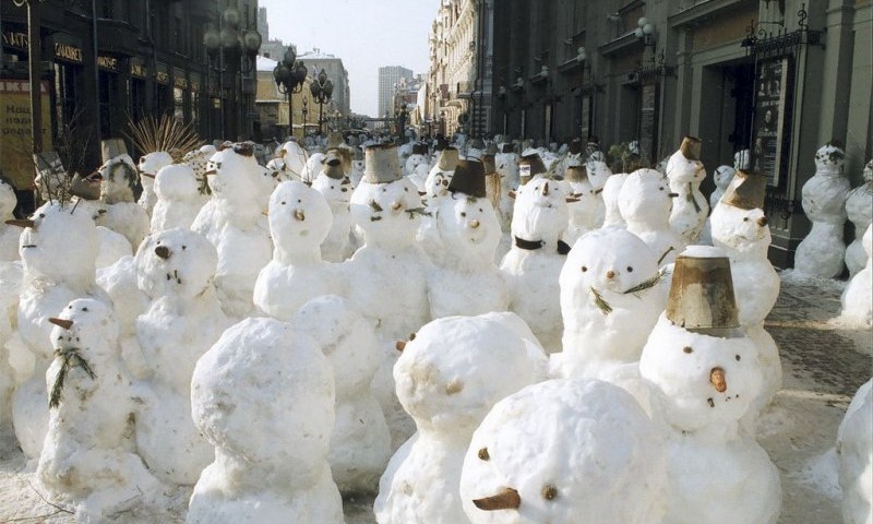 В воскресенье создаём армию снеговиков!