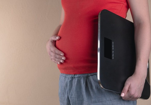 Повышенное значение тиреотропного гормона при беременности: что это значит и стоит ли волноваться?