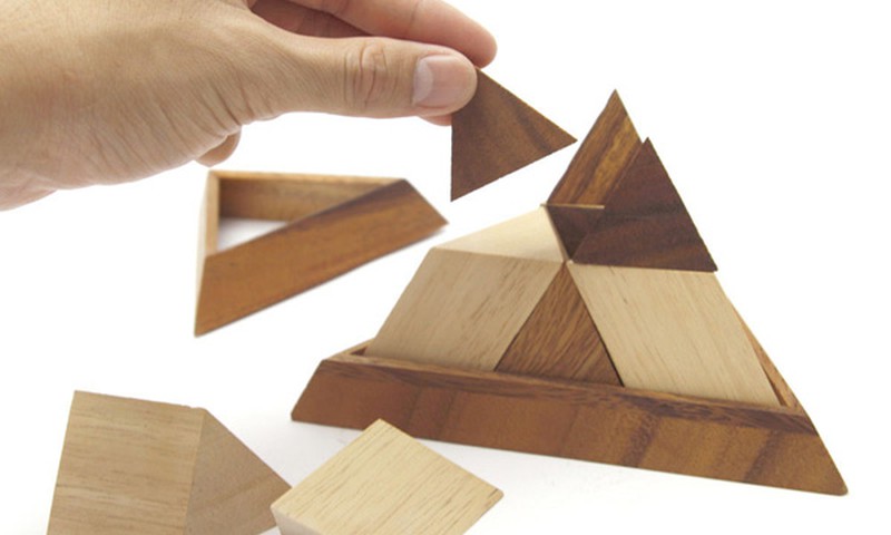 №8 Саша: Одна пирамида на двоих