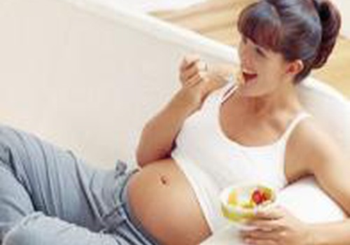 Диетолог: советы беременным и кормящим мамочкам