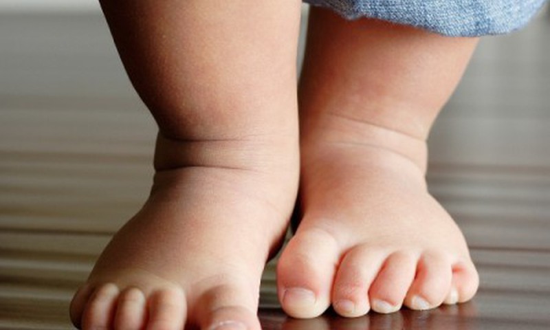 Зависит от наследственности, когда малыш сделает первые шаги?