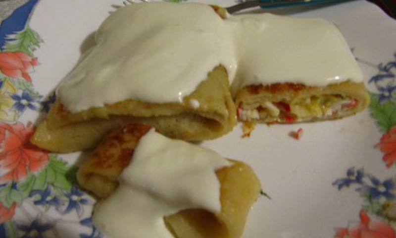 Блинчики с сырно-крабовой начинкой