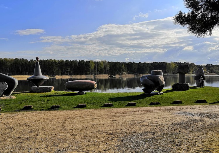 Походные заметки: почти водные приключения – аллея Валентина Пикуля и Вакарбулли (парк скульптур) в Риге