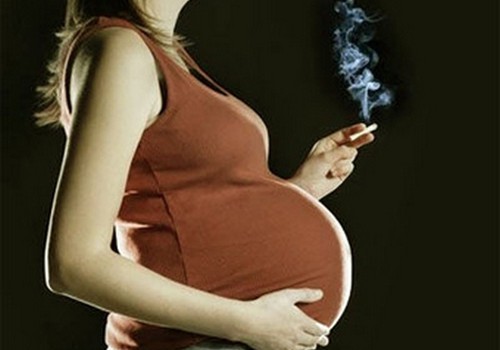 Чем чревато курение во время беременности 
