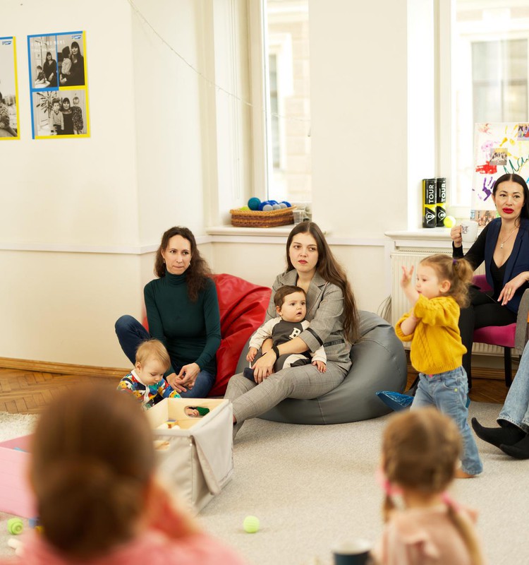 Фотоотчёт: вот так проходят встречи Клуба украинских мам. Загляните и присоединяйтесь!