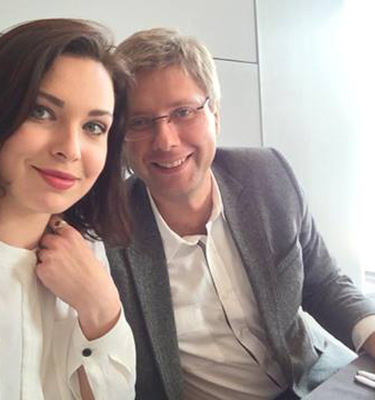 Нил Ушаков разведён