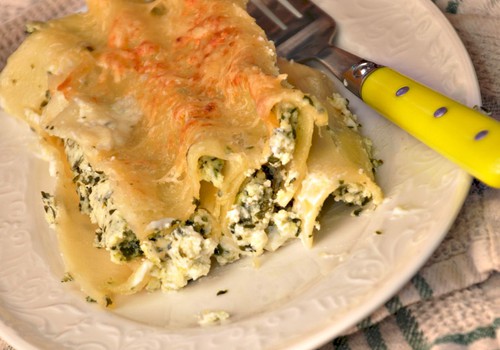 Итальянский обед- cannelloni con ricotta e spinaci