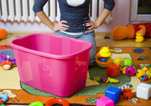 Убирает ли ваш ребенок за собой игрушки?