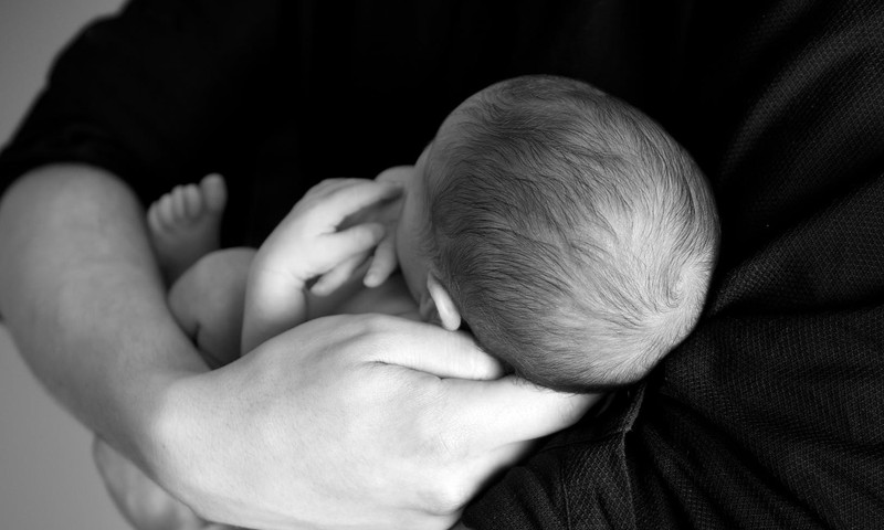 Новорожденный: как дождаться отрыжки у малыша