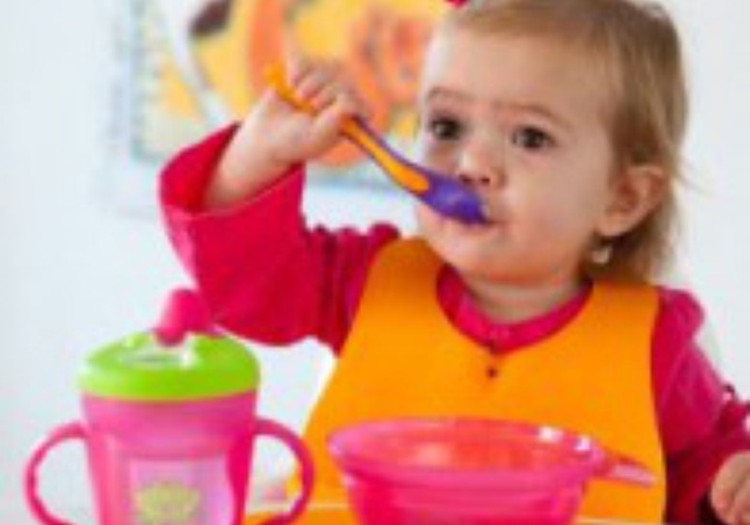 Игра дня: Кормим малыша с Tommee Tippee!