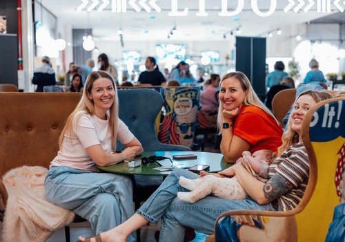 Открываем новый сезон "Завтраков мам" 14 января! Приходи и ты!