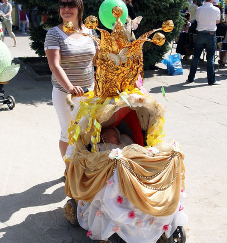 Парад колясок в Борисоглебске
