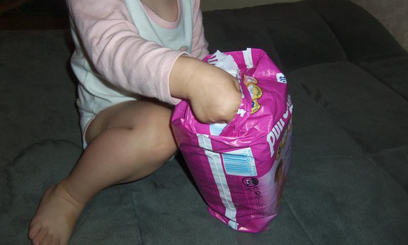 Дочка учится ходить на горшок с "серьёзными" Huggies® Pull Ups®
