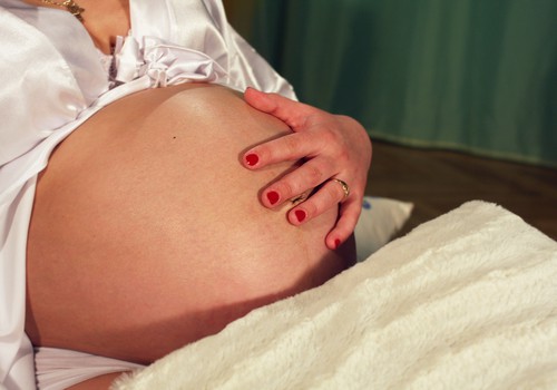 Как облегчить боль во время родов? Поделитесь своим опытом!