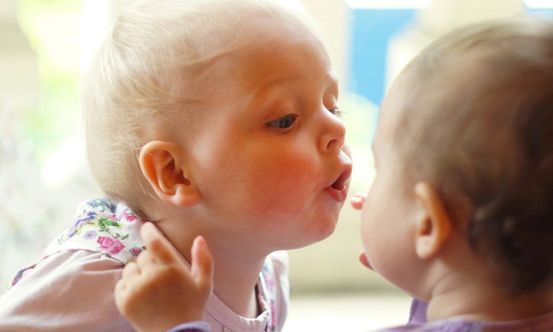 "Māmiņu klubs": 17% молодых родителей удовлетворены системой детского здравоохранения Латвии