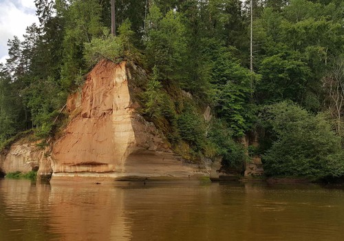 Плыла, качалась лодочка по Гауе реке